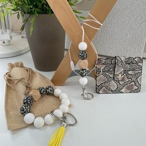 Bracelet Keychain Silicone Wood Beads/Lanyard Teacher Badge Holder Gift Set